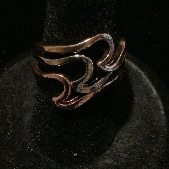 Ocean Wave Rose Gold Ring Size 8 - Picture 9 of 10